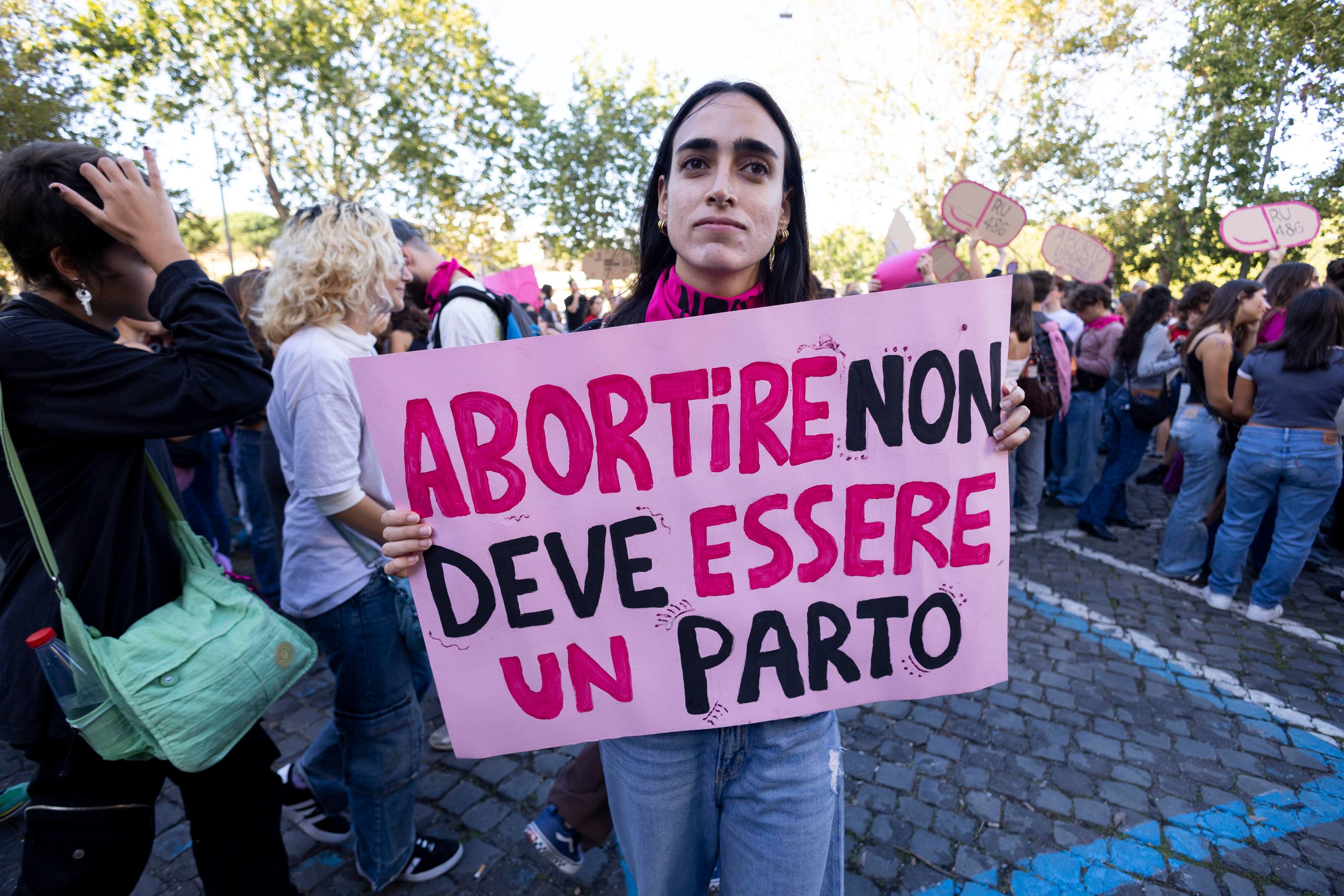 Un momento della manifestazione in difesa del diritto all'aborto, Roma, 28 settembre 2024.
ANSA/MASSIMO PERCOSSI