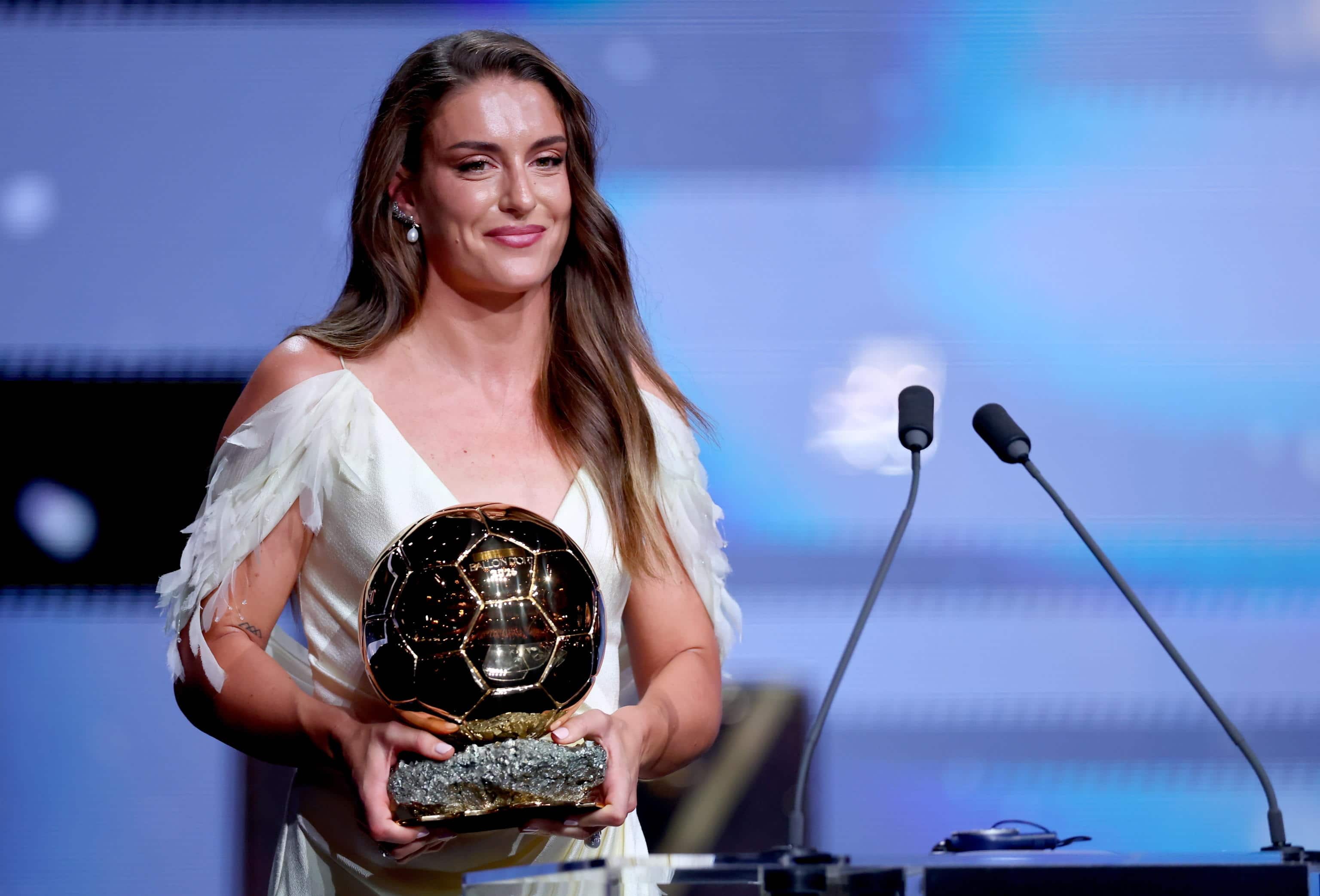 epa13333514 Alexia Putellas of Barcelona wins the Women's Ballon d'Or at the 2026 Ballon d'Or awards ceremony at the London Palladium Theatre, London, Great Britain, 26 October 2026. It is the 70th edition of the annual ceremony.  EPA/TOLGA AKMEN