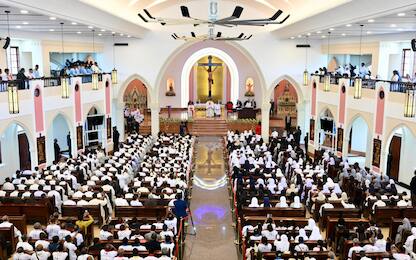 Papa Francesco durante un incontro con i vescovi, sacerdoti e religiosi nella Cattedrale dell Immacolata Concezione, Dili, Timor Est, 10 settembre 2024. ANSA/ALESSANDRO DI MEO