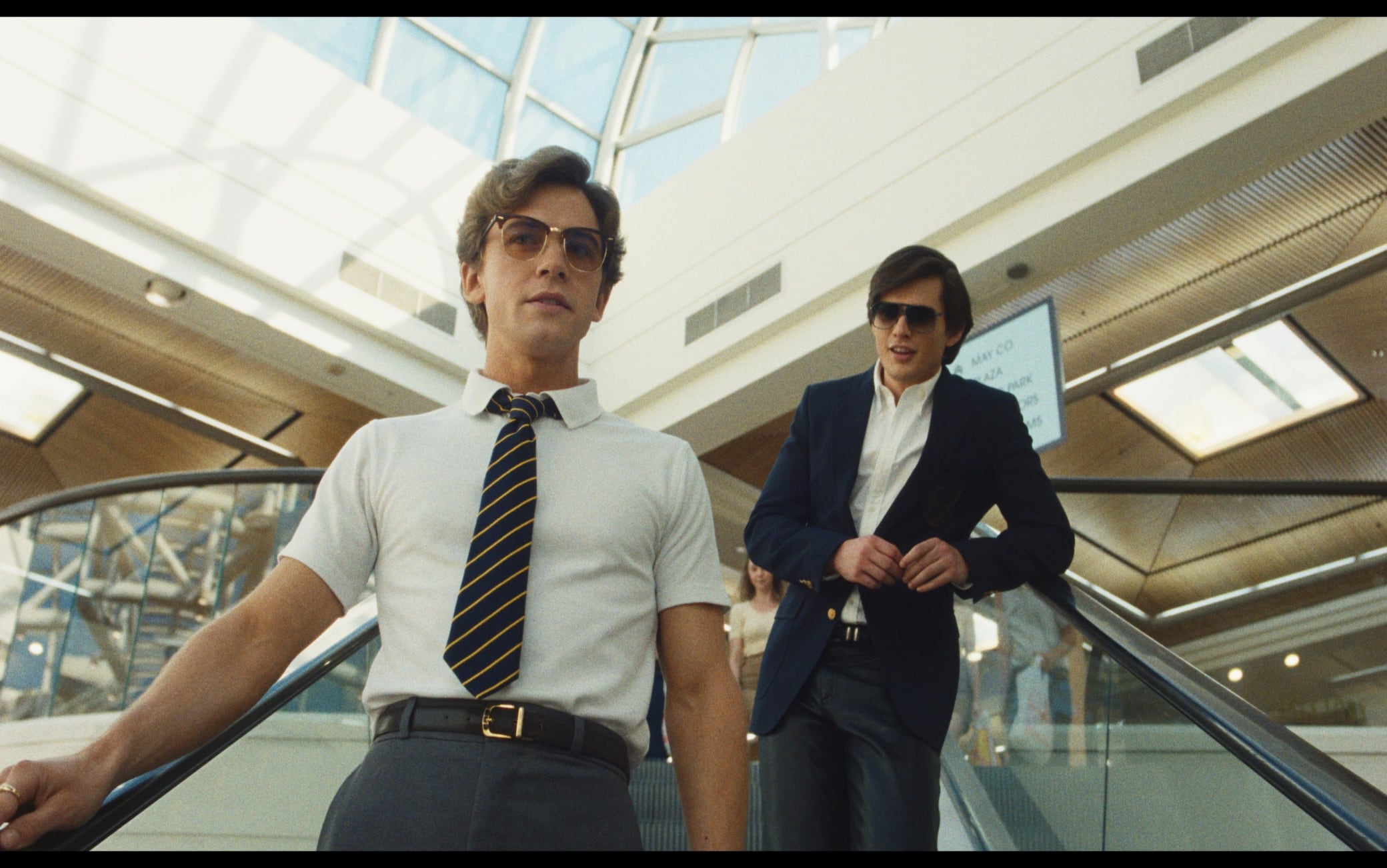 FX's The Shards -- "Pilot" -- Season 1, Episode 1 (Airs Wednesday, August 5) -- Pictured: (i-r) Igby Rigney as Bret, Homer Gere as Robert Mallory.CR: FX