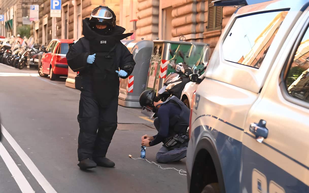 Photo: SKY Teen and Mother Identified After 6 Milan Shopping Centers Evacuated Over Bomb Hoax
