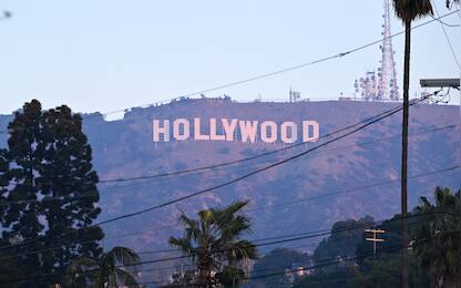 LOS ANGELES, CALIFORNIA - JANUARY 9: A view of Hollywood sign during Eaton wildfire in Altadena of Los Angeles County, California, United States on January 9, 2025. A fast-moving wildfire has forced 30,000 people to evacuate, with officials warning that worsening winds could further escalate the blaze. (Photo by Tayfun Coskun/Anadolu via Getty Images)