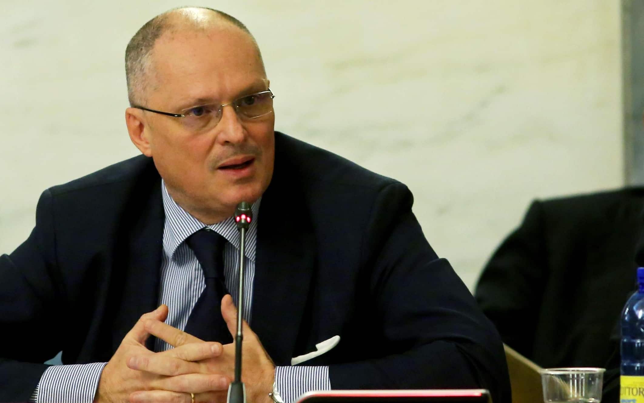 Gualtiero Walter Ricciardi, Presidente dell'Istituto Superiore di SanitÃ , durante la Riunione degli Addetti Scientifici al servizio del Sistema Paese organizzata dal Ministero degli Affari Esteri e della Cooperazione internazionale, Roma, 13 ottobre 2015. L'obiettivo della riunione e' fare 'Sistema' ancora meglio per promuovere le eccellenze italiane all'estero a 360 gradi. ANSA/ FABIO CAMPANA