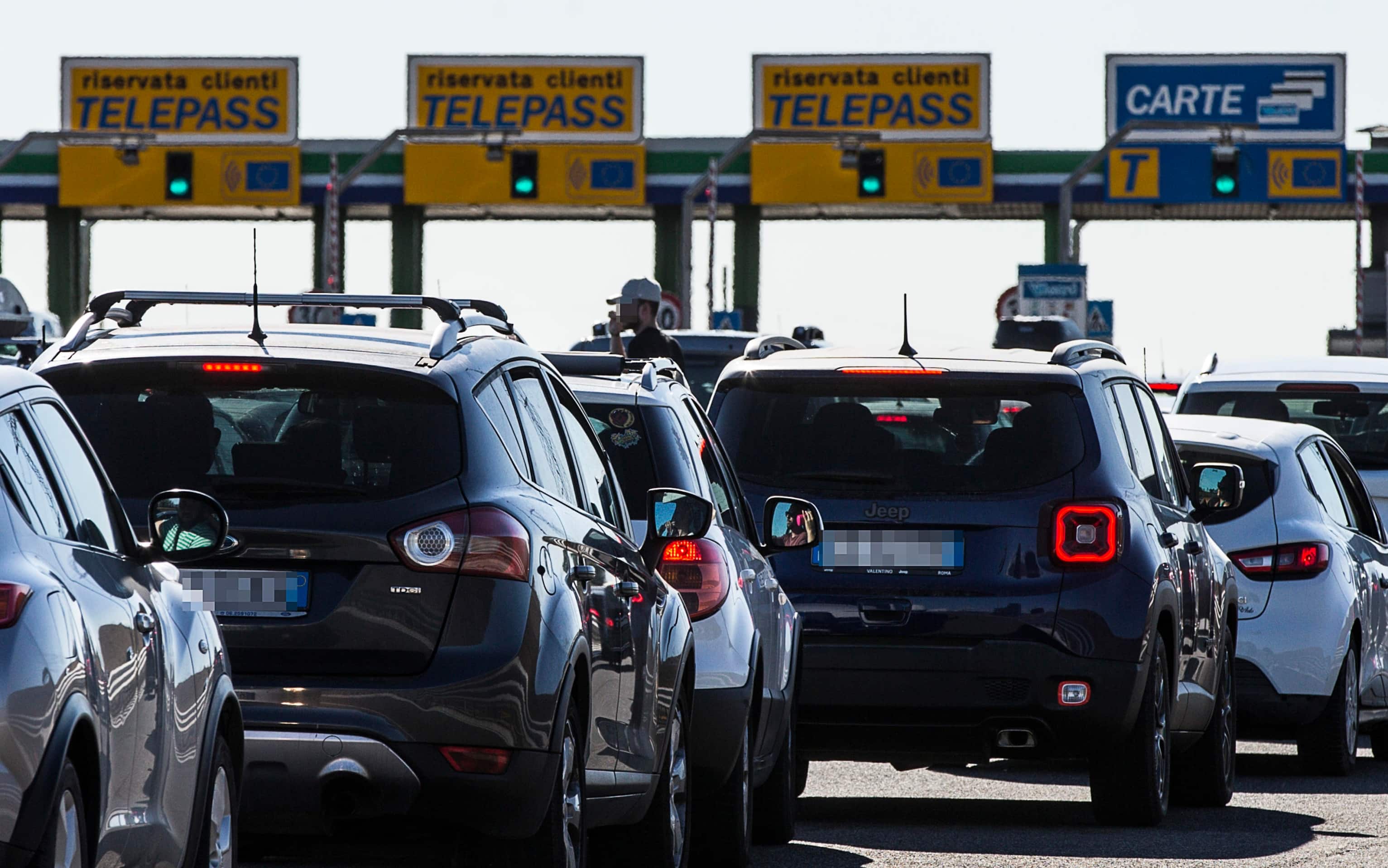 Guida sicura in autostrada: gli errori più comuni e i consigli pratici