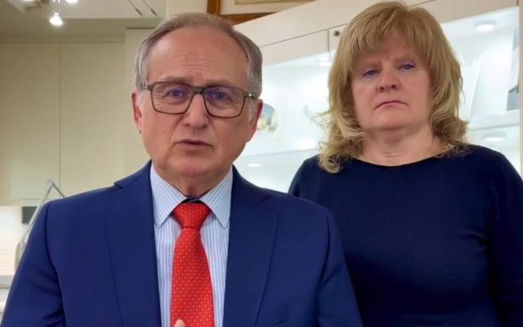 Mario Roggero con la moglie Mariangela Sandrone in un frame tratto dal profilo Instagram di Mario Roggero, Torino, 17 Luglio 2026. INSTAGRAM/MARIO ROGGERO