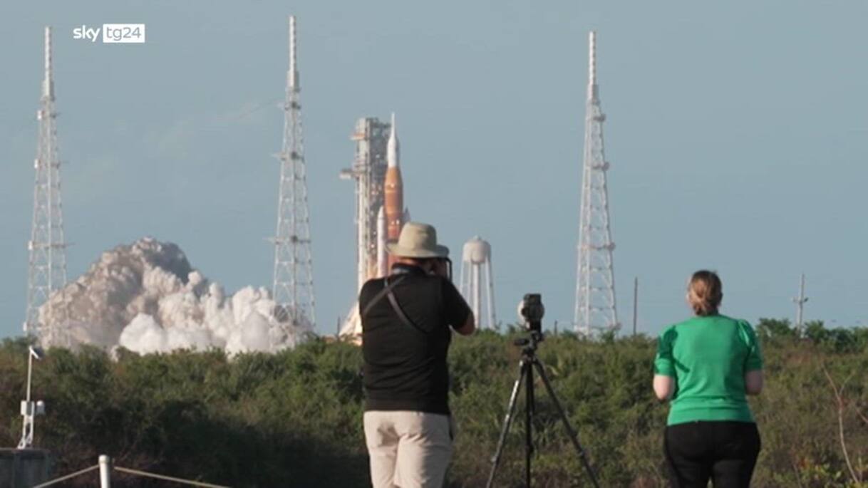 Partita missione Artemis II, 4 astronauti attorno alla Luna | Video Sky ...