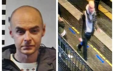 Bologna, Sarebbe stato individuato, ancora in fuga, il presunto responsabile dell’omicidio di un capotreno di Trenitalia, di 34 anni, avvenuto nei pressi del parcheggio del piazzale Ovest della stazione di Bologna.  In foto: il presunto assassino ancora in fuga 

Questa è una foto privata pubblicata sui social network o su media televisivi fornita da questa Agenzia. L'Agenzia non rivendica alcuna proprietà, incluso ma non limitato al copyright o alla licenza del materiale allegato. Le tariffe addebitate da questa Agenzia sono solo per i servizi dell'Agenzia e non trasmettono, né intendono trasmettere all'utente, alcuna proprietà di copyright o licenza sul materiale. Con la pubblicazione di questo materiale l'utente accetta espressamente di indennizzare e tenere indenne l'Agenzia e i suoi amministratori, azionisti e dipendenti da qualsiasi perdita, reclamo, danno, richiesta, spesa (comprese le spese legali), o qualsiasi causa di azione o accusa nei confronti dell'Agenzia derivante da o connessa in qualsiasi modo alla pubblicazione del materiale.