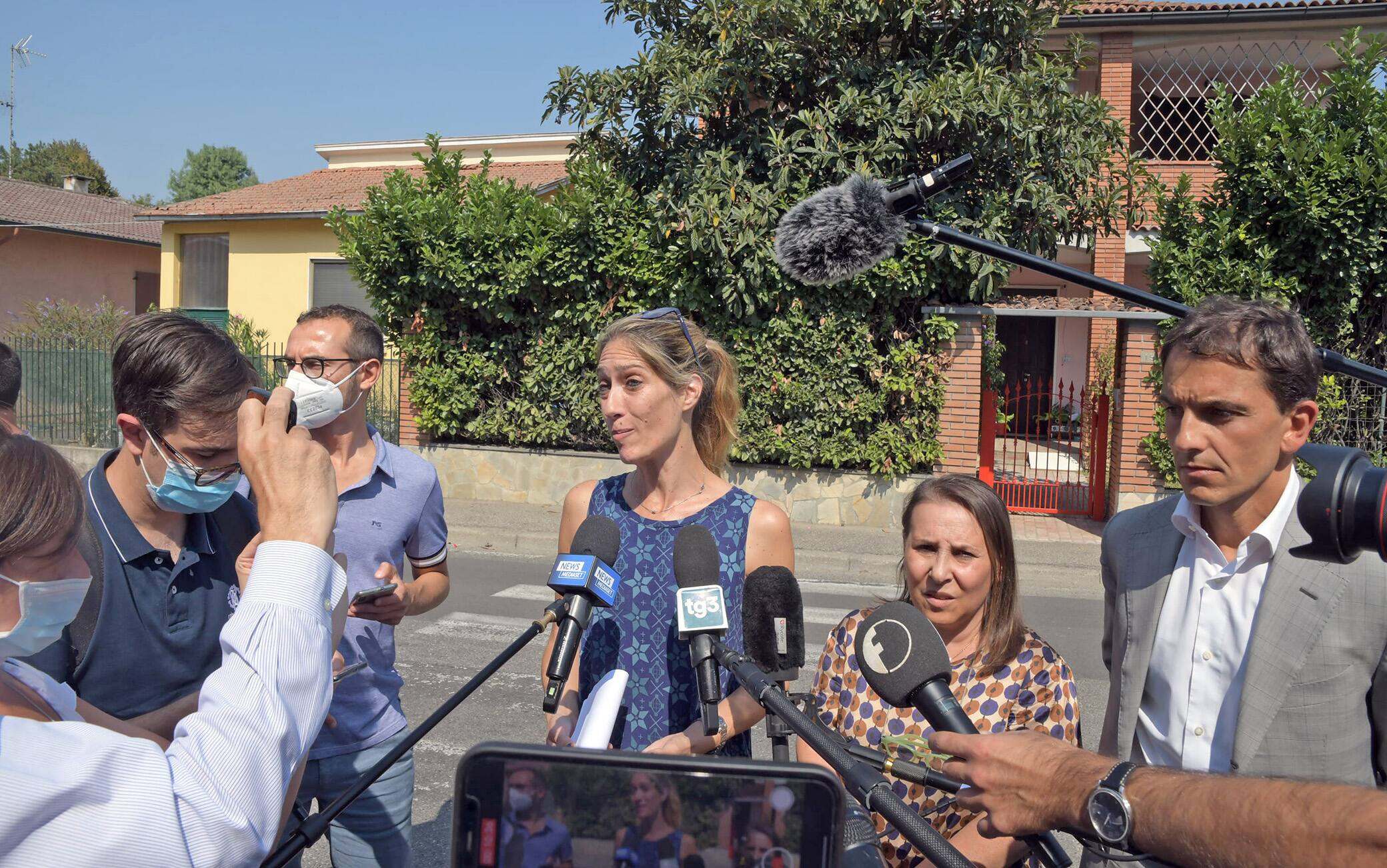 travaco siccomario - pavia aya biran la zia di eitan davantiaalla  casa - eitan unico sopravvissuto funivia mottarone  foto torres