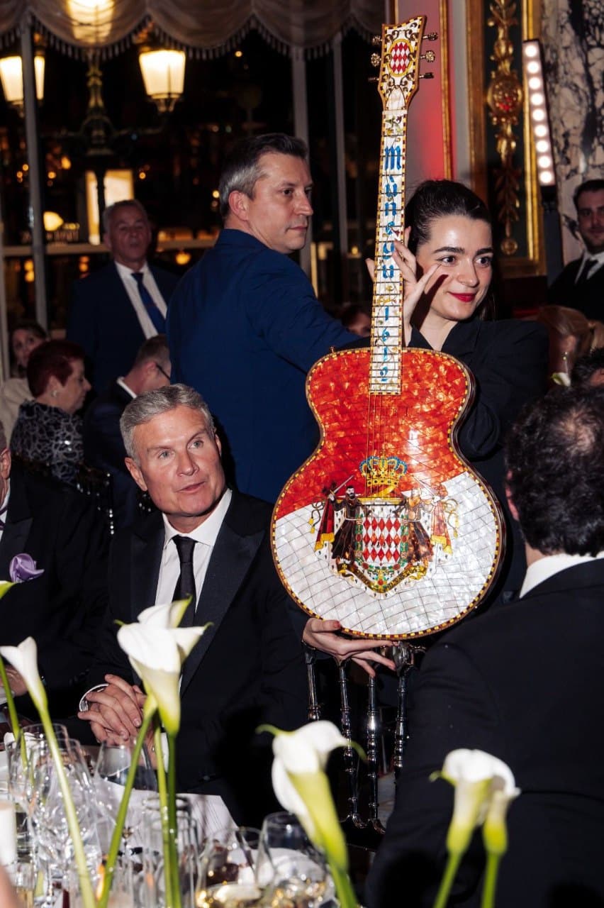 Chitarra Paoletti battuta all'asta al Goodwill Ambassador Award Gala 2026