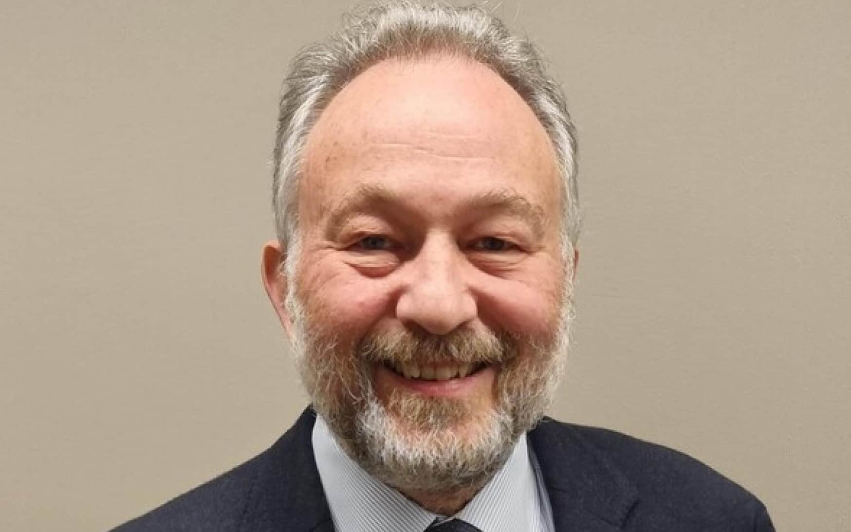 E' Gianluca Ferrero, commercialista, revisore, sindaco e amministratore di varie società, l'uomo che EXor, la holding della famiglia Agnelli che controlla la Juventus, indicherà come presidente della società bianconera. Ferrero - spiega Exor - possiede una solida esperienza e le competenze tecniche necessarie, oltre a una genuina passione per il club bianconero, che lo rendono la persona più adeguata a ricoprire l'incarico. Exor comunicherà la lista completa dei candidati per il rinnovo del cda entro i termini di legge., cioè 25 giorni prima dell'assemblea del 18 gennaio. ANSA