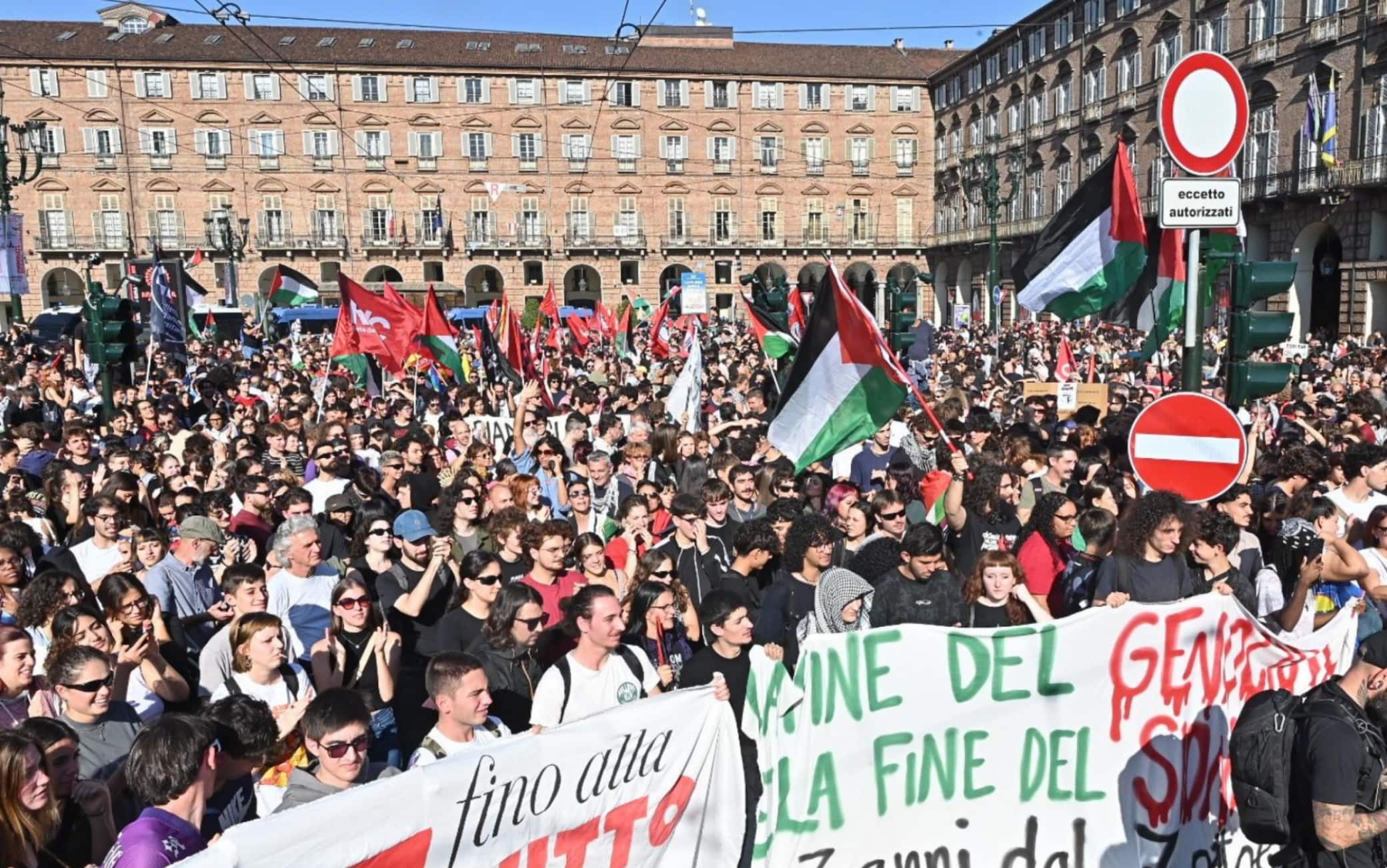 People participate in a protest organized by the Pro-Palestinian Movement for Palestine in Turin, Italy, 10 October 2026.  ANSA/ALESSANDRO DI MARCO