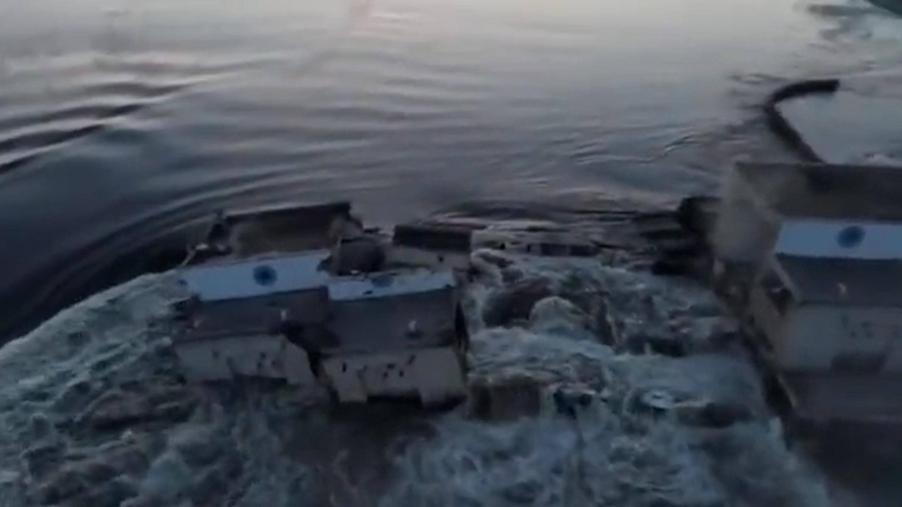 La diga di Nova Khakovka dopo i bombardamenti, 6 giugno 2023. +++ TELEGRAM/ZELENSKY +++ NPK +++