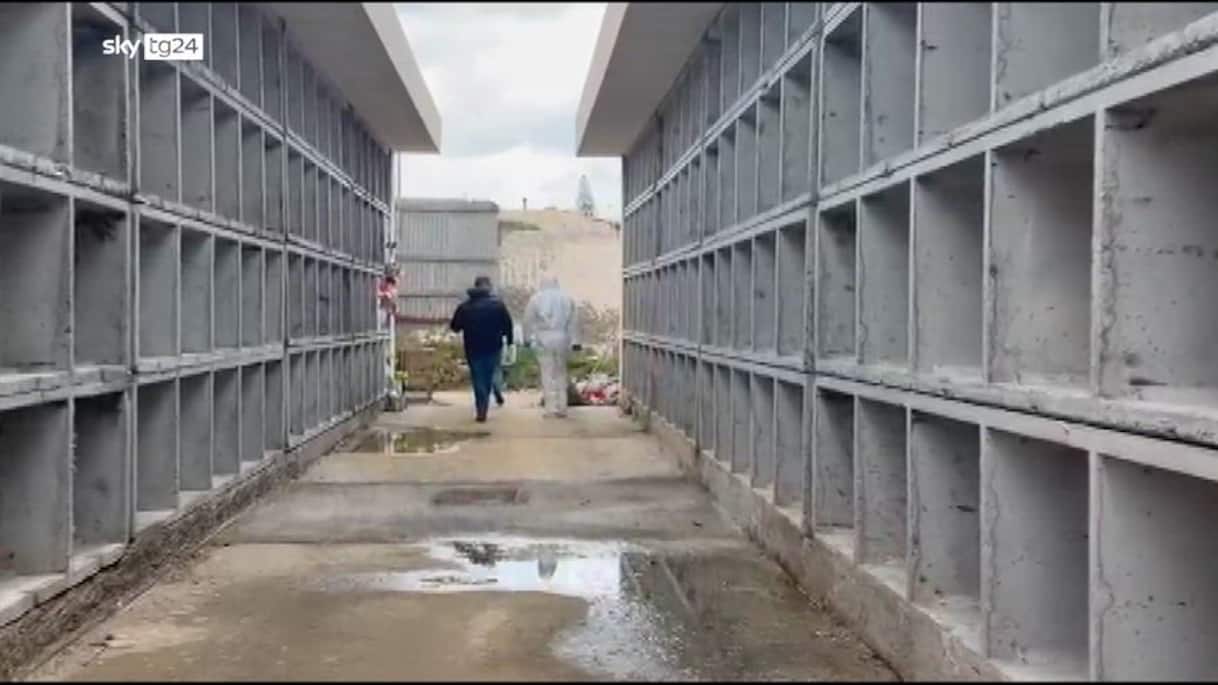 Lampedusa, il parroco: la via crucis dei migranti in mare