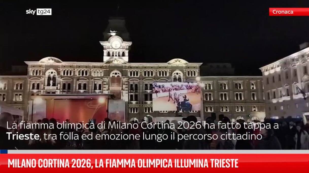 Milano Cortina 2026, la fiamma olimpica illumina Trieste | Video Sky TG24