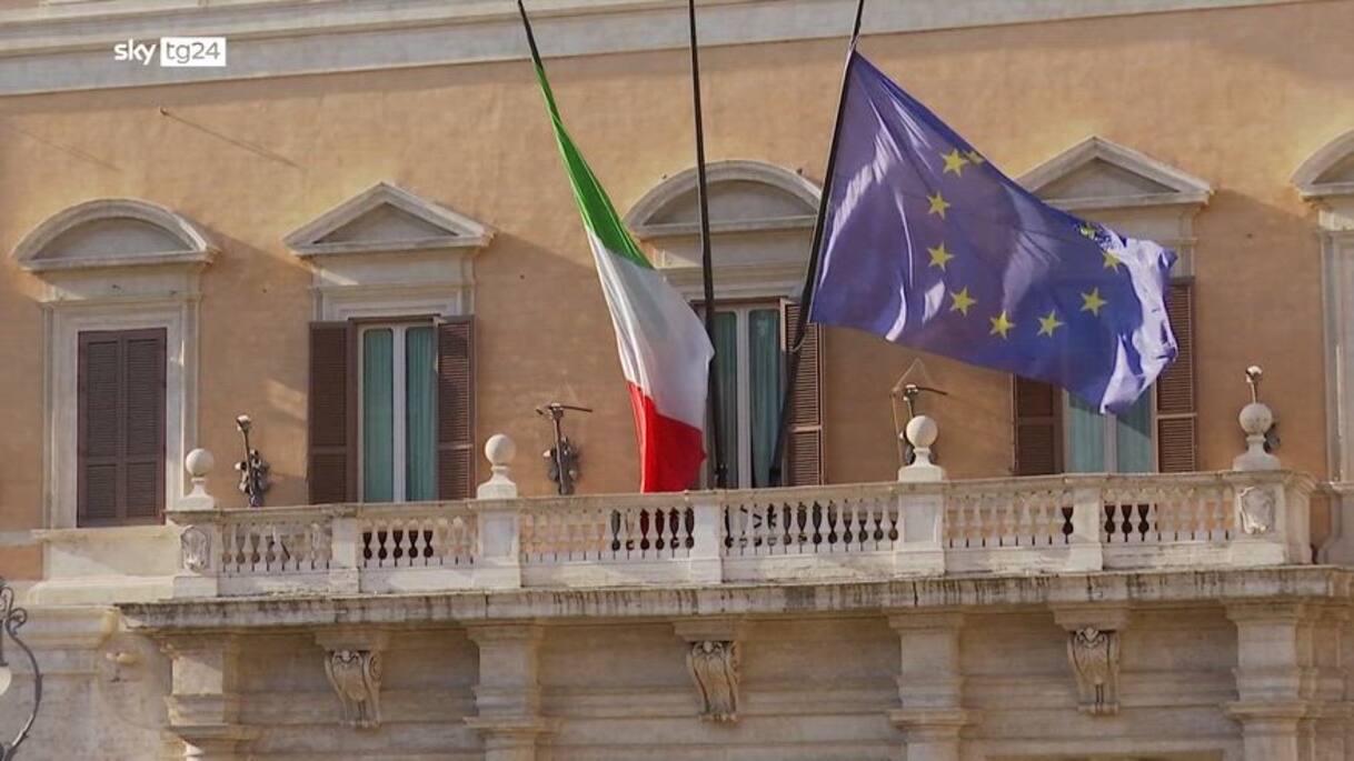 Crosetto: Questa è la crisi più dura, il rischio è la follia | Video ...