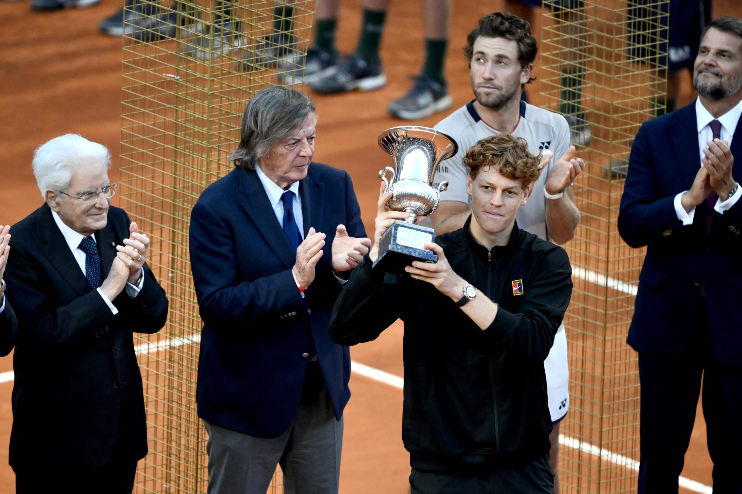 Jannik Sinner of Italy celebrates after winning his men's final match against Casper Ruud of Norway (not pictured) at the Italian Open tennis tournament in Rome, Italy, 17 May 2026. ANSA/ALESSANDRO DI MEO
