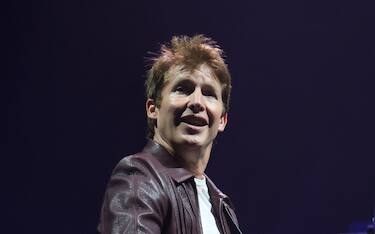 British songwriter James Blunt performing on stage at the Unipol Arena during the twentieth anniversary of the album â  Back To Bedlamâ  . Casalecchio di Reno, Bologna, Italy, February 22, 2025. Photo: Michele NucciBritish songwriter James Blunt performing on stage at the Unipol Arena during the twentieth anniversary of the album â  Back To Bedlamâ  . Casalecchio di Reno, Bologna, Italy, February 22, 2025. Photo: Michele Nucci