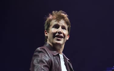 British songwriter James Blunt performing on stage at the Unipol Arena during the twentieth anniversary of the album â  Back To Bedlamâ  . Casalecchio di Reno, Bologna, Italy, February 22, 2025. Photo: Michele NucciBritish songwriter James Blunt performing on stage at the Unipol Arena during the twentieth anniversary of the album â  Back To Bedlamâ  . Casalecchio di Reno, Bologna, Italy, February 22, 2025. Photo: Michele Nucci