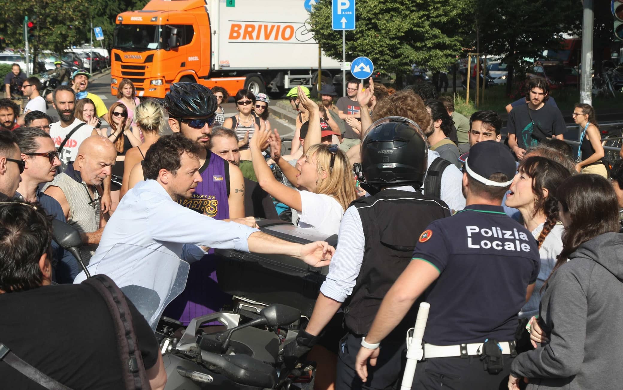 Piazzale Loreto ciclisti