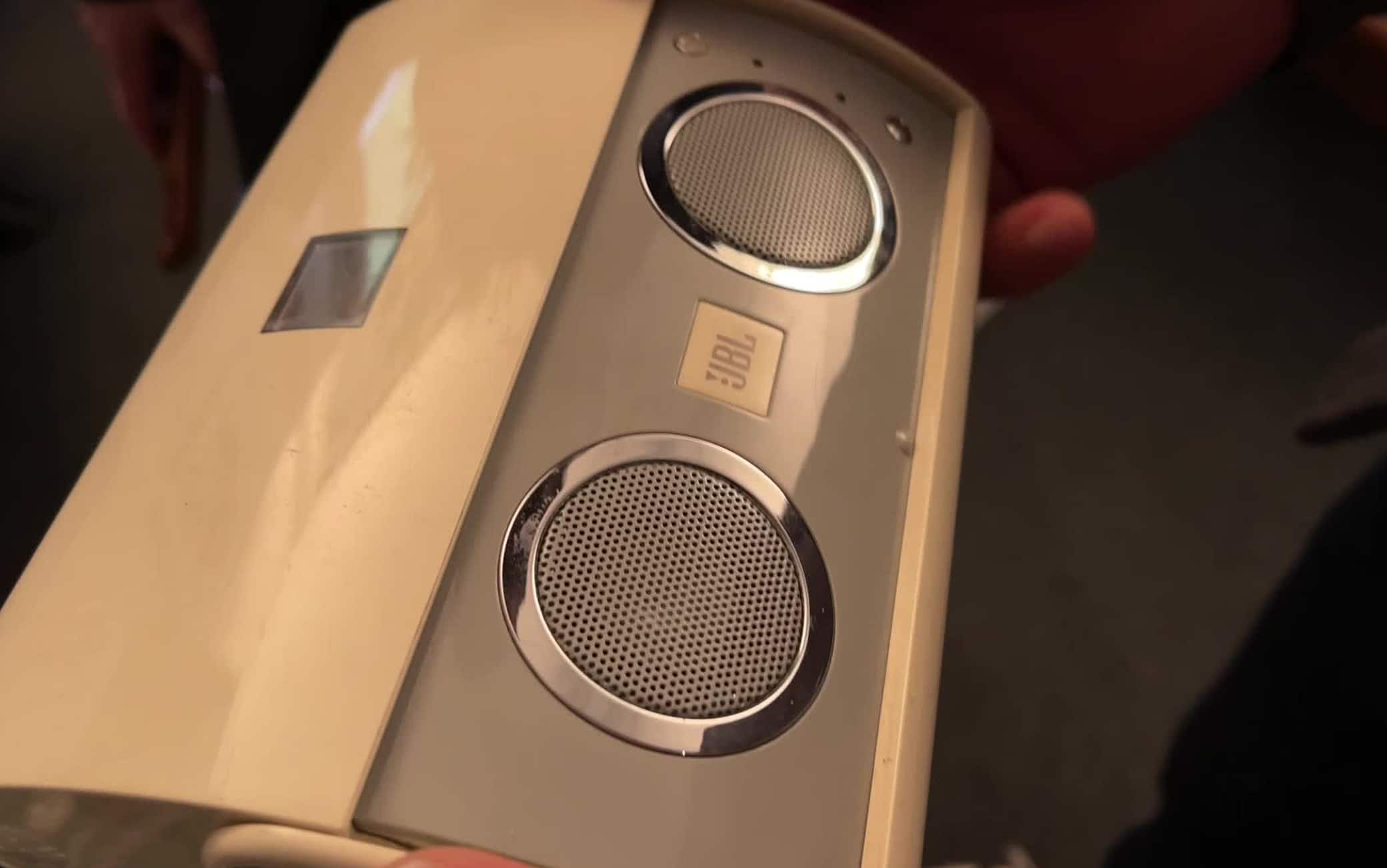 Lo speaker portatile JBL On Tour