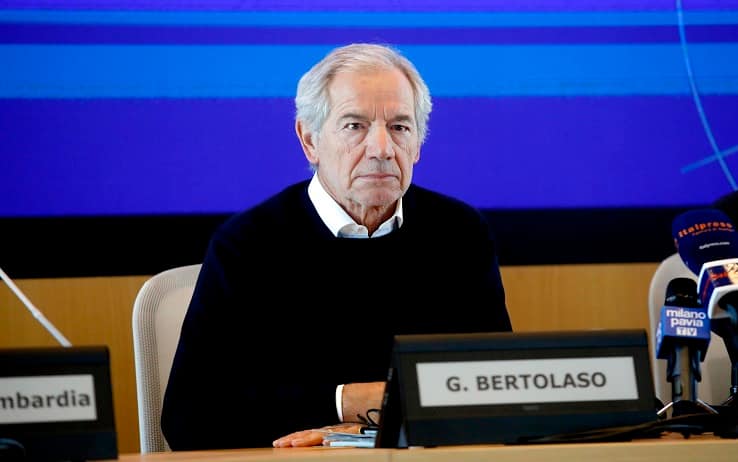 Il neo Assessore al Welfare di Regione Lombardia Guido Bertolaso durante la conferenza stampa post Giunta in Regione Lombardia a Milano, 7 novembre 2022.ANSA/MOURAD BALTI TOUATI