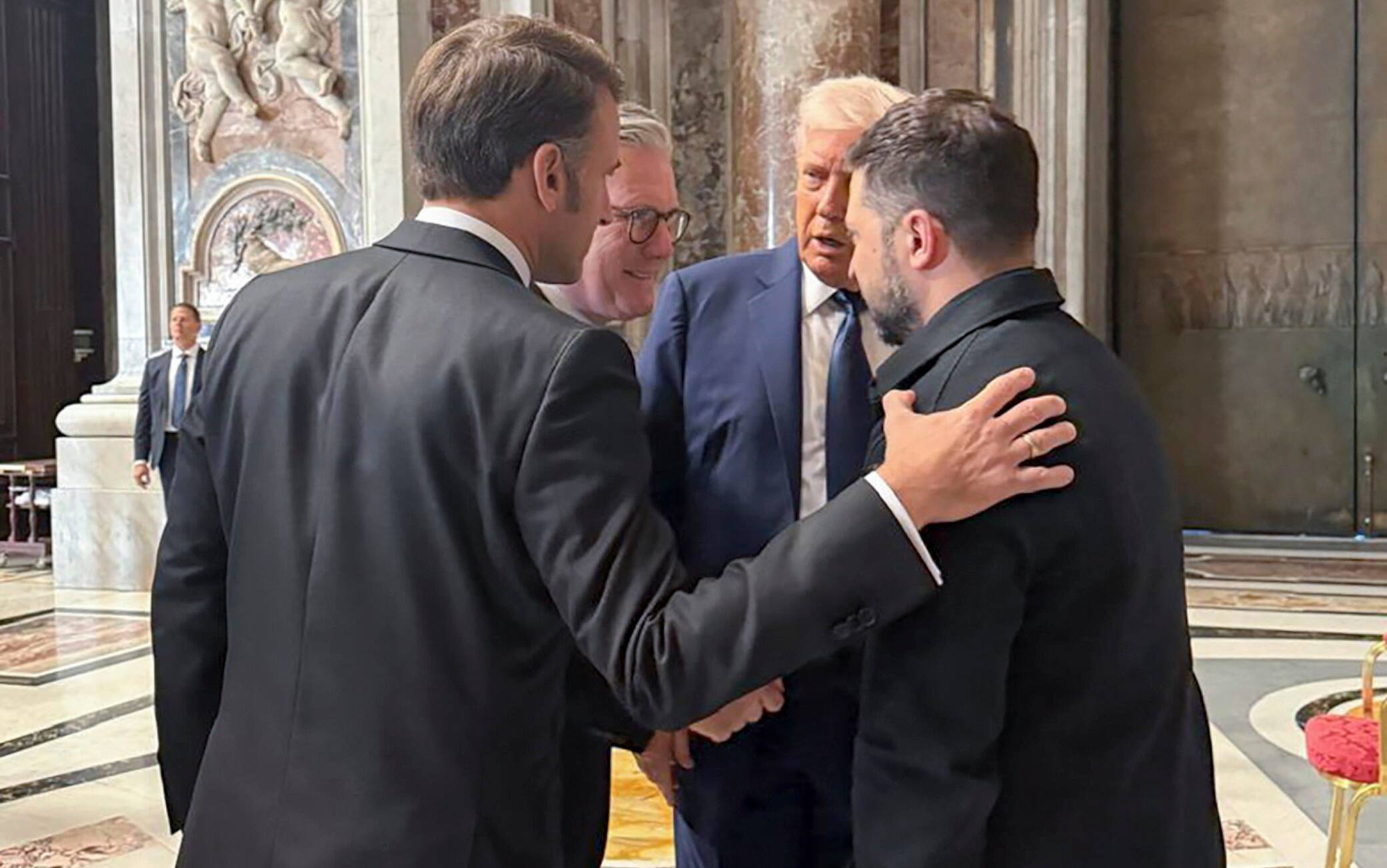 Trump, Zelensky, Macron e Starmer