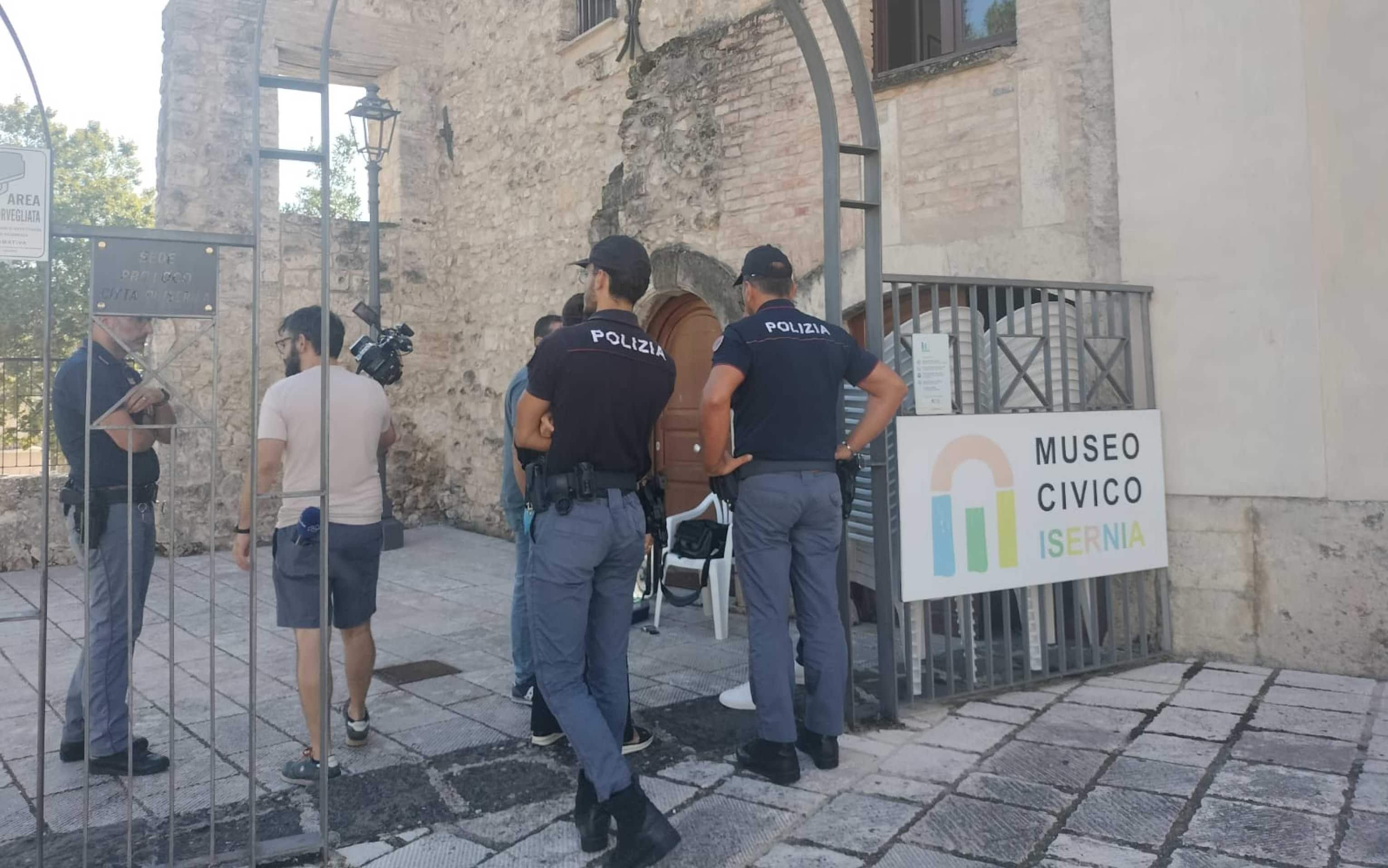 L'esterno del Museo Civico di Isernia dove è avvenuto il furto
