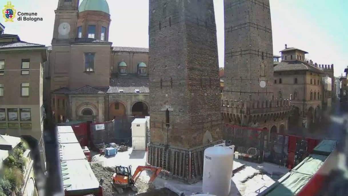 Bologna,time-lapse dei lavori sulla torre Garisenda