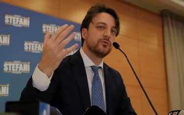Il candidato del Centro Destra, Lega Nord, Alberto Stefani, dopo la vittoria alle elezioni tiene la sua prima conferenza stampa da prossimo Presidente della Regione Veneto, Padova, 24 Novembre 2025. 
ANSA/NICOLA FOSSELLA