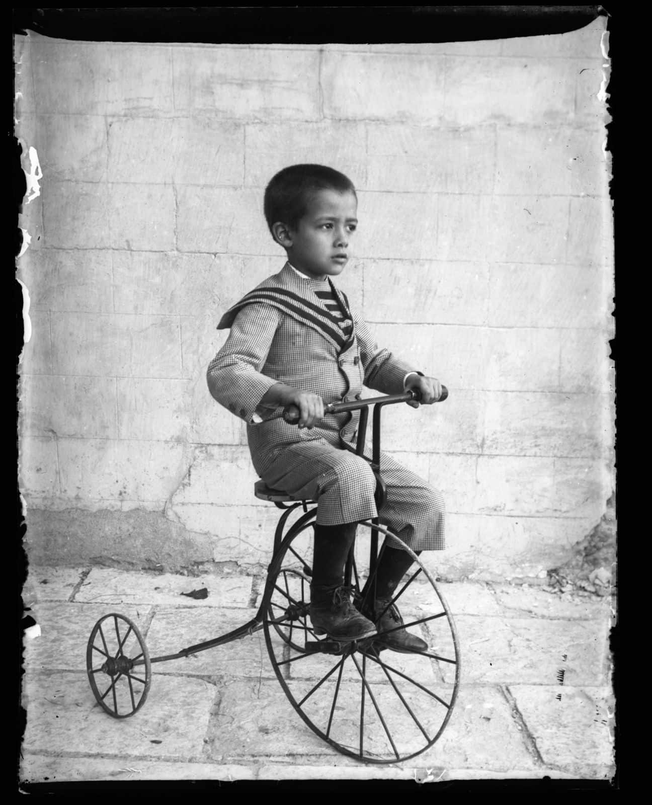 IL BIMBO IN BICICLETTA FOTOGRAFATO DA IACONO