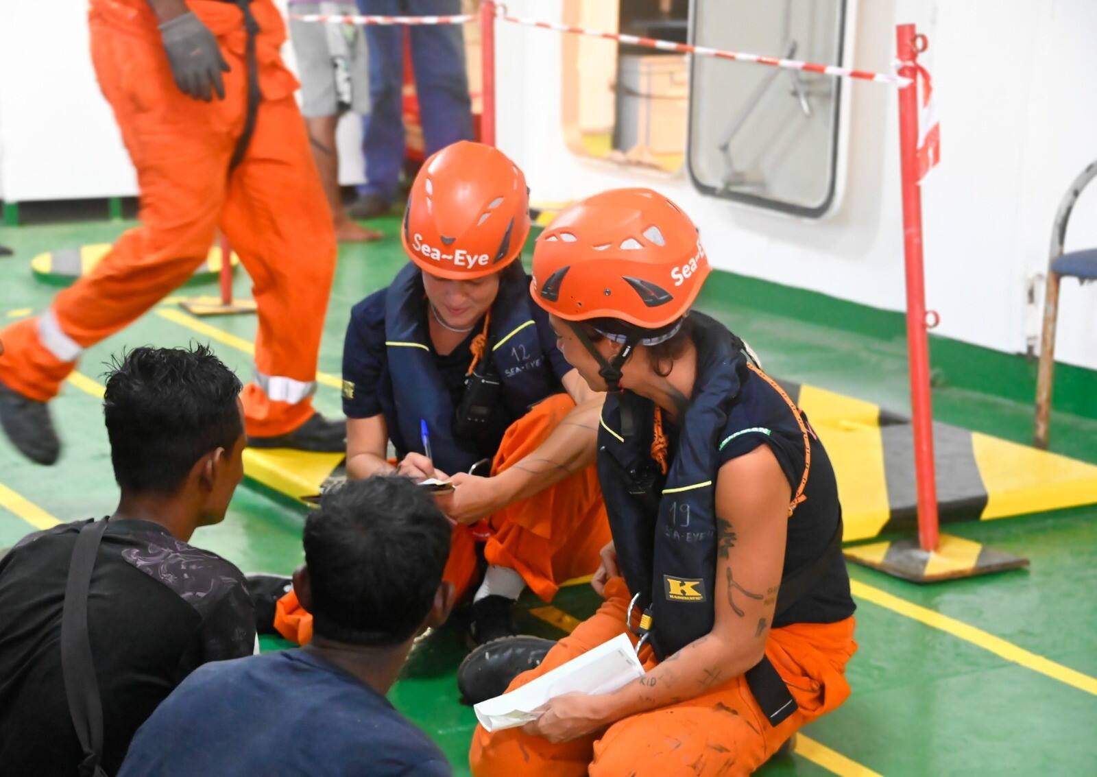 I soccorritori a bordo