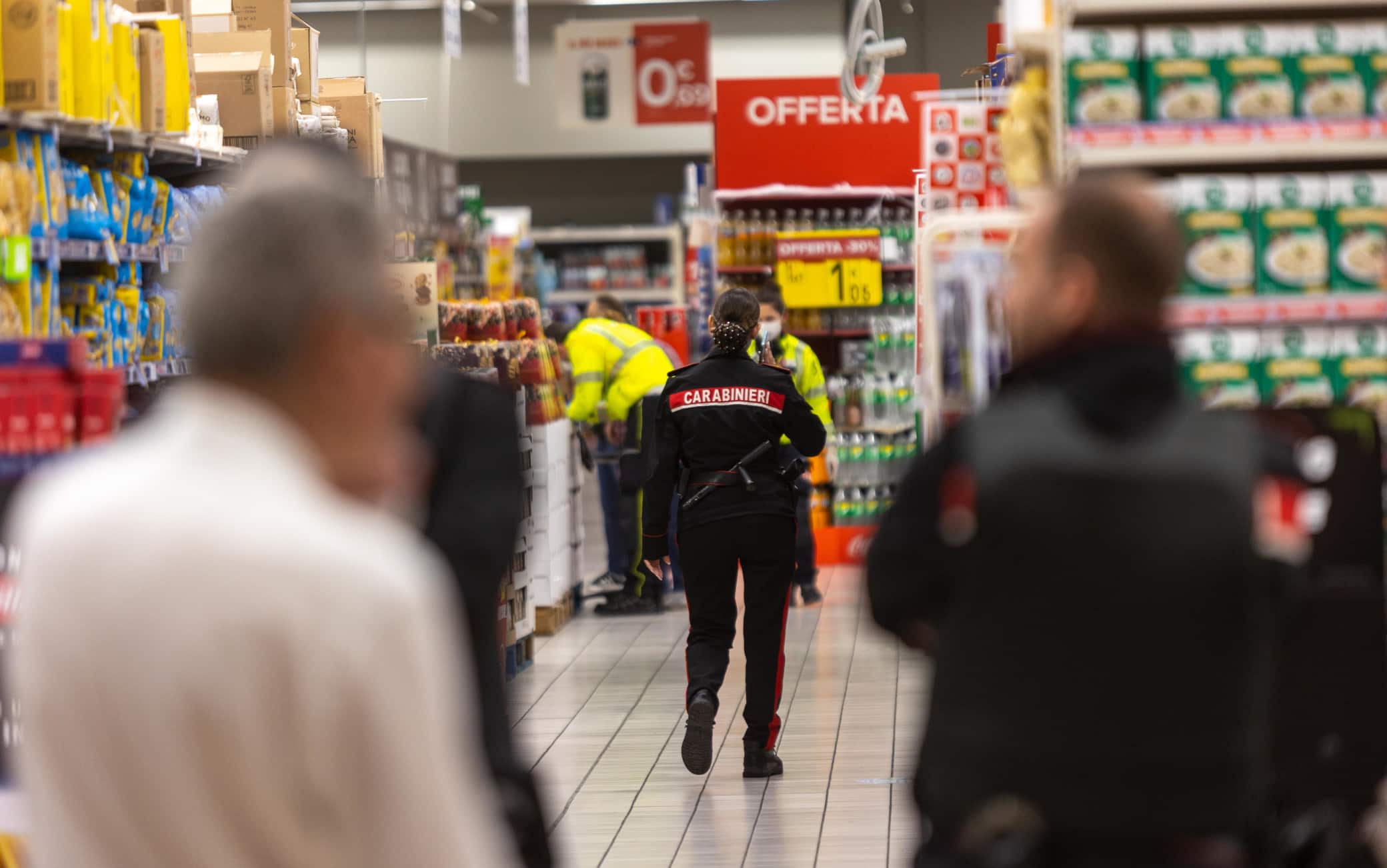 L'accoltellamento al Carrefour di Assago