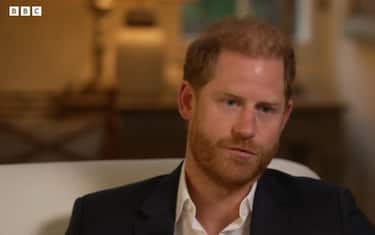 Il principe Harry ha affermato, in una intervista alla BBC, di volere una "riconciliazione" con la famiglia reale britannica dopo il traumatico strappo del 2020, 02 maggio 2025. Inoltre si è detto "sconvolto" dopo aver perso oggi alla Corte d'Appello di Londra il ricorso presentato contro la decisione assunta a suo tempo dal ministero dell'Interno di revocare a lui e alla sua famiglia il diritto automatico alla tutela di polizia durante le visite nel Regno Unito.
FERMO IMMAGINE BBC
+++ ATTENZIONE LA FOTO NON PUO' ESSERE PUBBLICATA O RIPRODOTTA SENZA L'AUTORIZZAZIONE DELLA FONTE DI ORIGINE CUI SI RINVIA+++ NPK +++