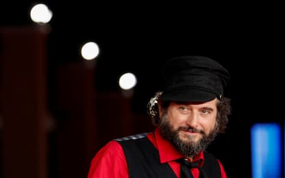 Italian singer Vinicio Capossela arrives for the screening of the movie 'Natale fuori orario' at the 19th annual Rome International Film Fest in Rome, Italy, 17 October 2024. The Festa del Cinema di Roma runs from 16 to 27 October 2024. ANSA/FABIO FRUSTACI