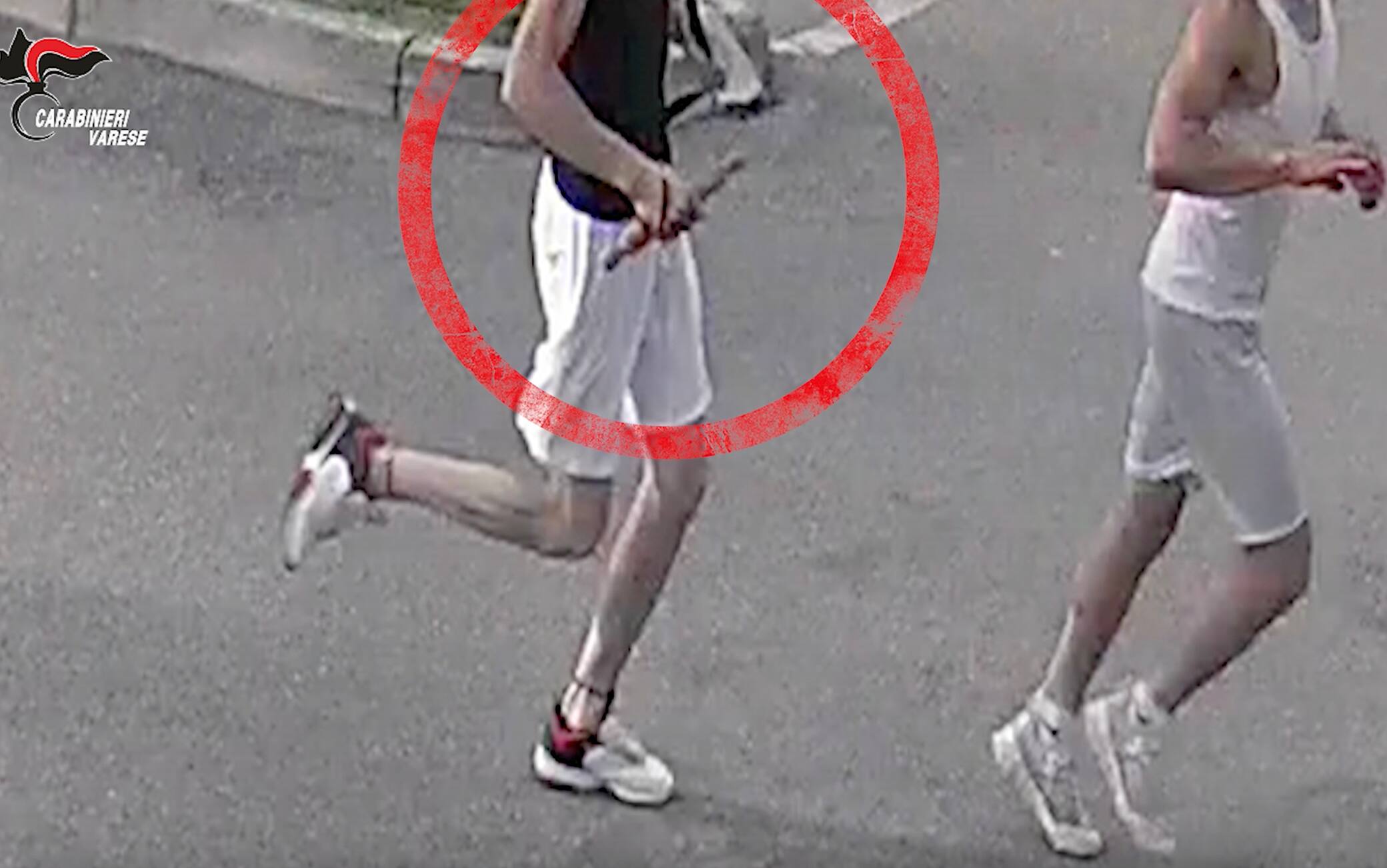 SOMMA LOMBARDO VARESE FRAME PESTAGGIO PADRE E FIGLIO DA PARTE DI 3 GIOVANI PER UN LITIGIO IL 13 MAGGIO SCORSO