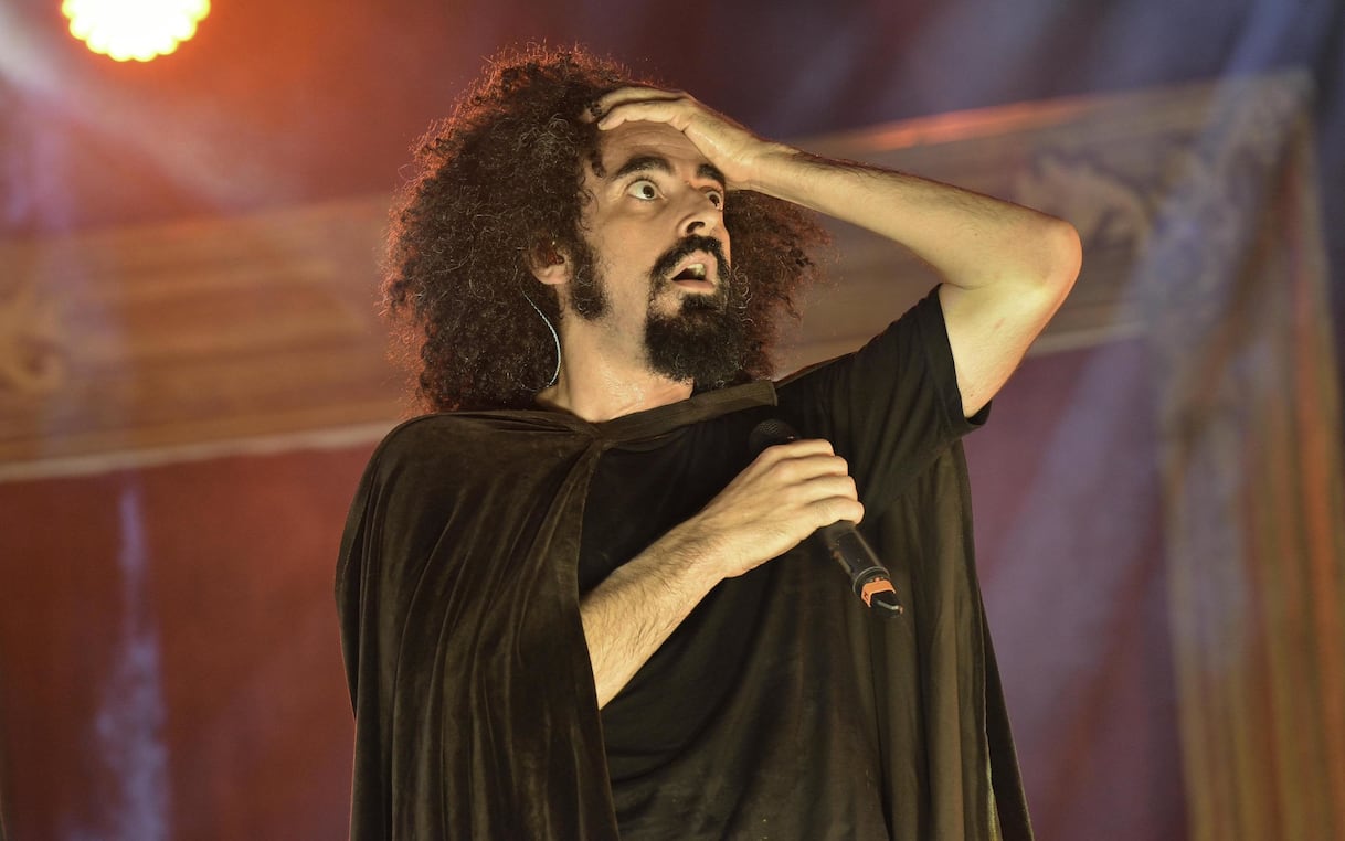 Caparezza, testo e significato della canzone Io sono il viaggio che esce oggi I Sky TG24
