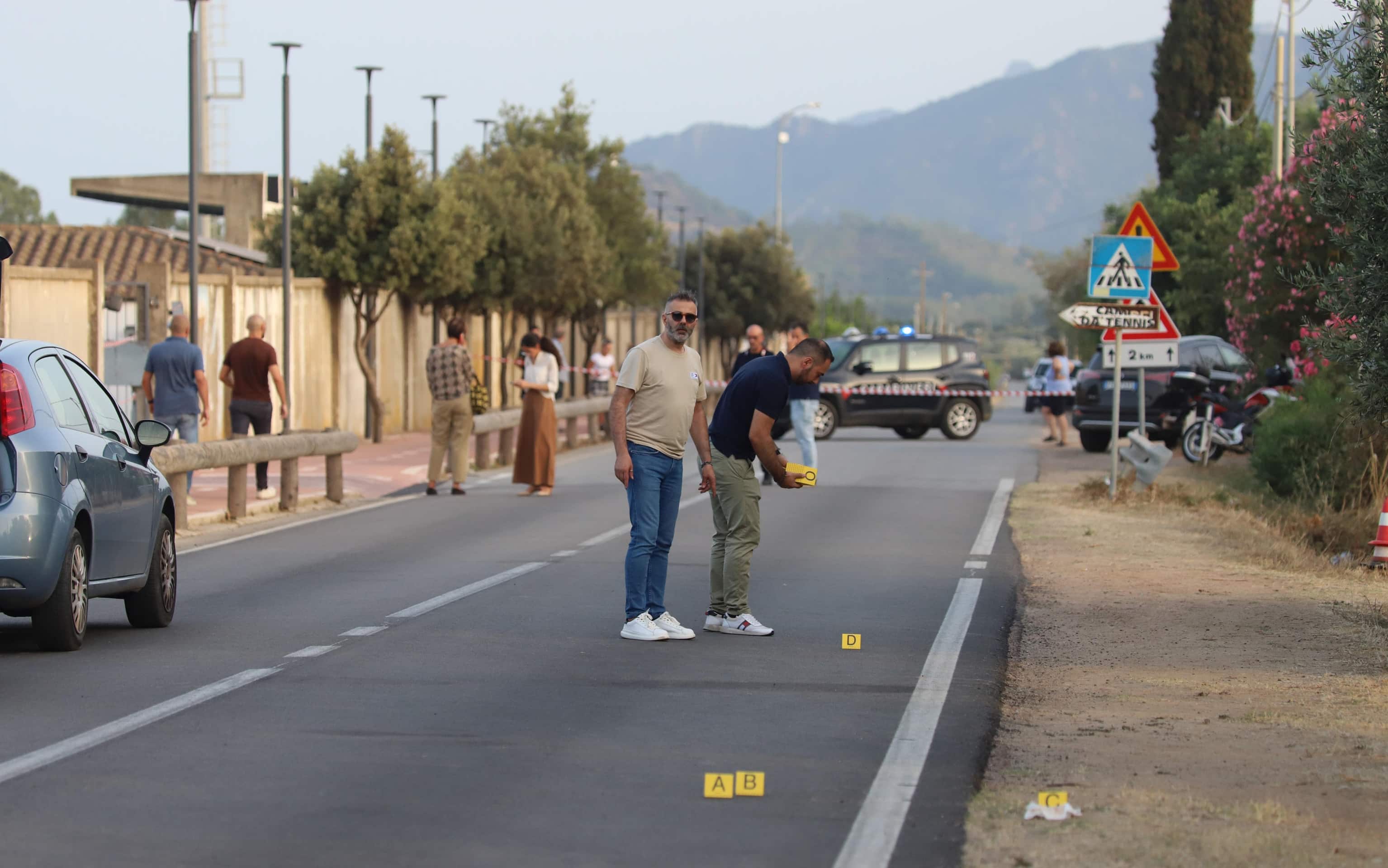 ++ Investe con l'auto una coppia e poi accoltella a morte ragazzo ++