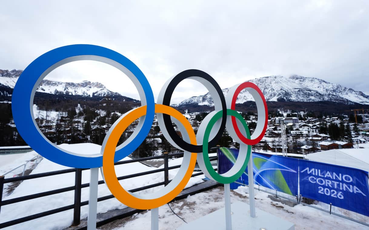 Olimpiadi invernali 2026, gli atleti italiani in gara e il programma di ...