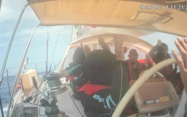 Soldati dell'Idf hanno preso il controllo delle imbarcazioni della Sumud Flotilla, 18 maggio 2026. ANSA/UFFICIO STAMPA GLOBAL SUMUD FLOTILLA +++ NPK +++ NO SALES, EDITORIAL USE ONLY +++ 