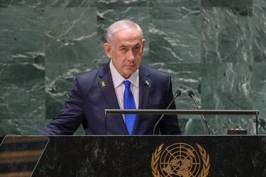 epa11628622 Israel Prime Minister Benjamin Netanyahu approaches the podium for his address during the General Debate of the 79th session of the United Nations General Assembly at United Nations Headquarters in New York, New York, USA, 27 September 2024. The annual high-level General Debate gathers world leaders from 24 to 28 September, and 30 September under the theme, 'Leaving no one behind: acting together for the advancement of peace, sustainable development and human dignity for present and future generations'.  EPA/SARAH YENESEL