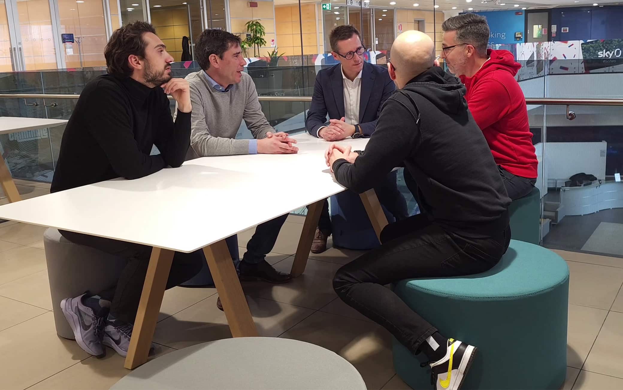 Federico Smanio (al centro) con i rappresentanti delle startup