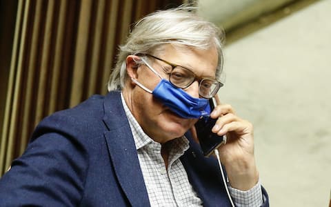 Vittorio Sgarbi, durante le dichiarazioni di voto sul ''Dl agosto'', Camera dei deputati, Roma 12 ottobre 2020. ANSA/FABIO FRUSTACI