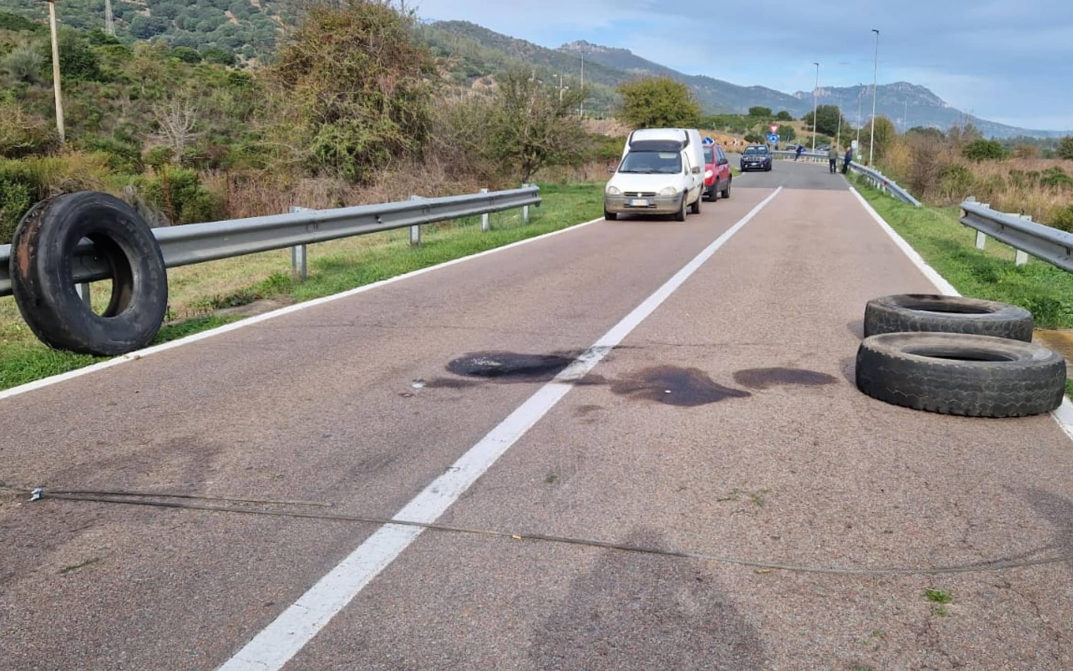 Il luogo dell'assalto ad un portavalori sulla statale 125, vicino al bivio per Tertenia, in Ogliastra