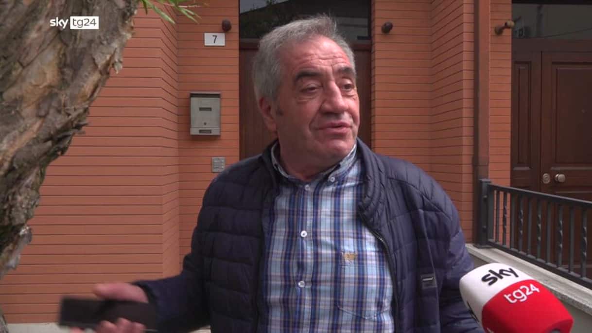 Punta Marina, il paese invaso dai pavoni a Ravenna