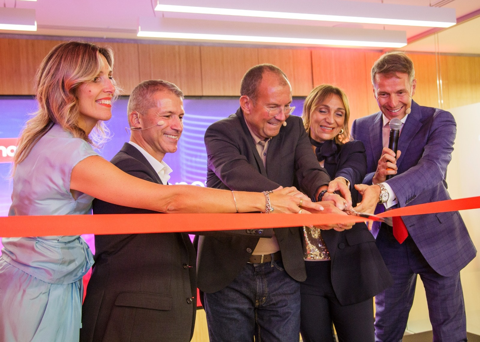 Spazio Lenovo, il taglio del nastro