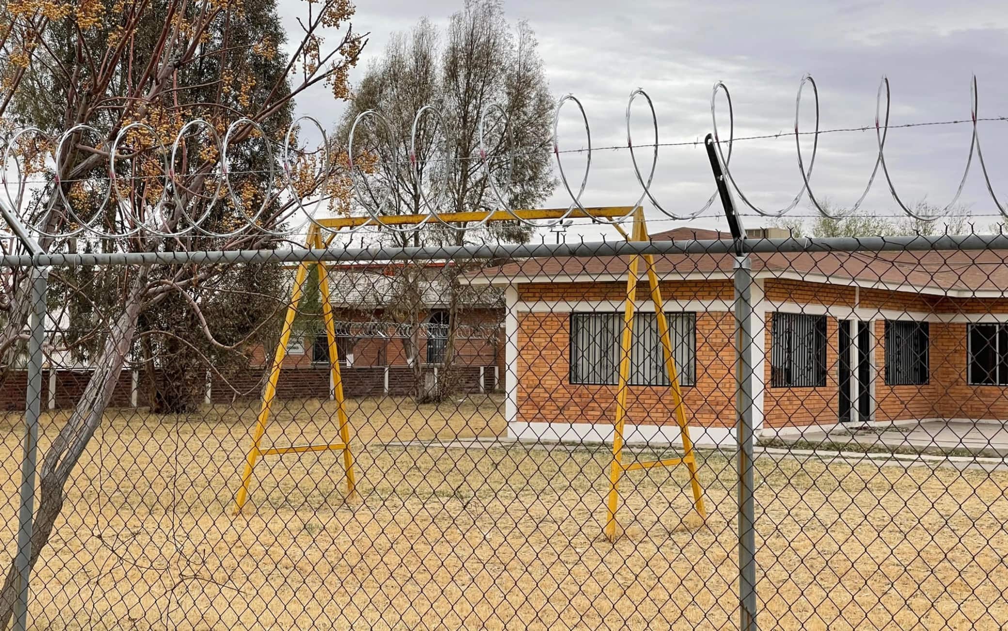 migranti confine messico