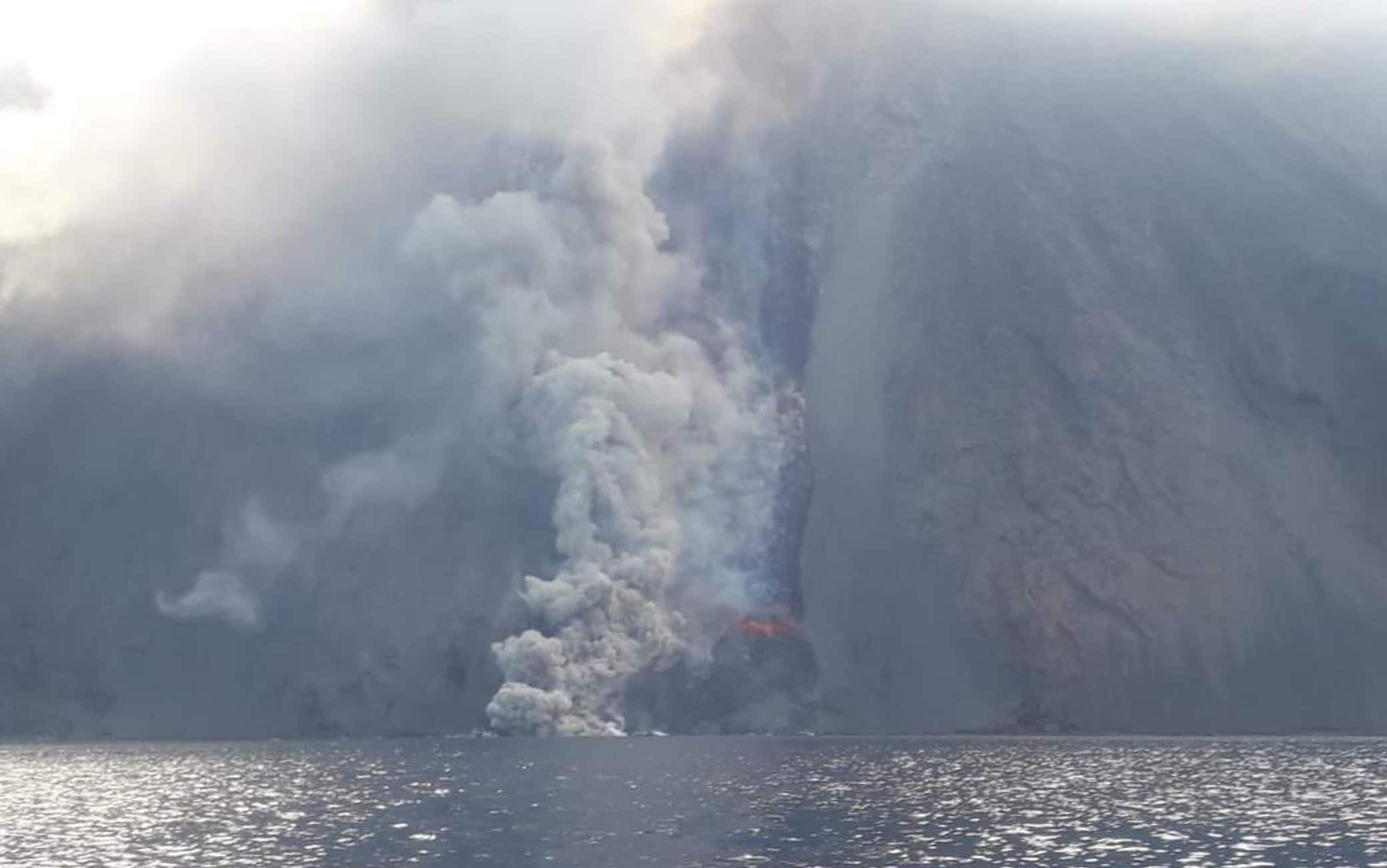 The lava flow, which was formed following the eruption of the Stromboli volcano, reached the sea, Stromboli island, southern Italy, 09 October 2022. Its contact with water raises intense clouds of steam. The original pyroclastic flow is followed by other small flows. The explosive activity does not show significant changes. From the seismic point of view, an increase in the amplitude of the volcanic tremor was observed which reached high levels in correspondence with the pyroclastic flow; currently the amplitude of the tremor is at medium-high levels.ANSA/GIANLUCA GIUFFRE'