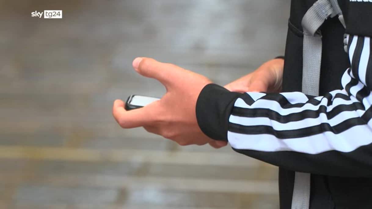 Bullismo, sospesa per 3 giorni preside per suicidio 14enne