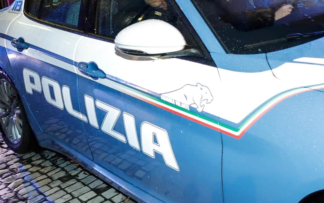 Giandavide De Pau portato via dalla polizia