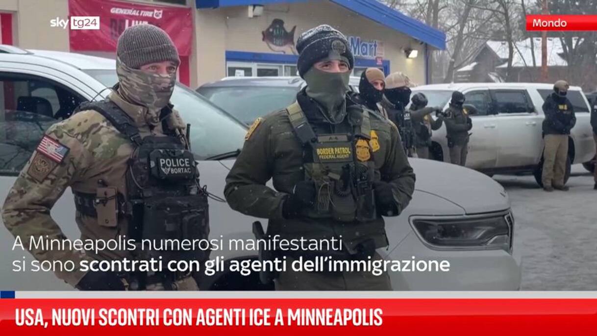 Usa, nuovi scontri con agenti ICE a Minneapolis | Video Sky TG24